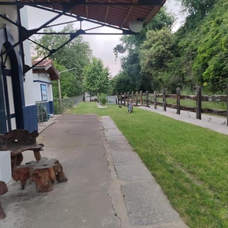 Castro Urdiales - La Vieja Estacion - Cerca De Bilbao Guest House Ngoại thất bức ảnh