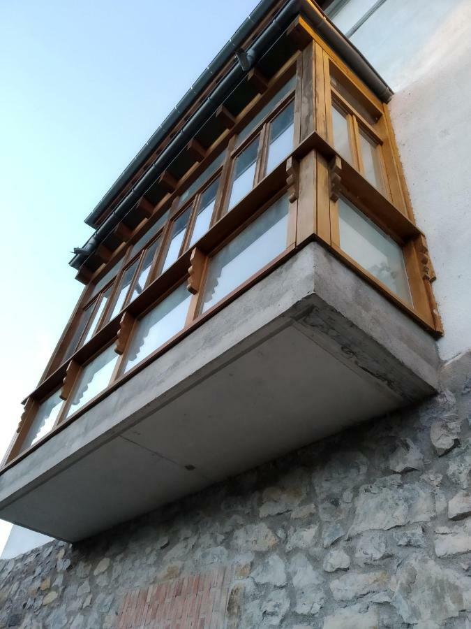 Castro Urdiales - La Vieja Estacion - Cerca De Bilbao Guest House Ngoại thất bức ảnh