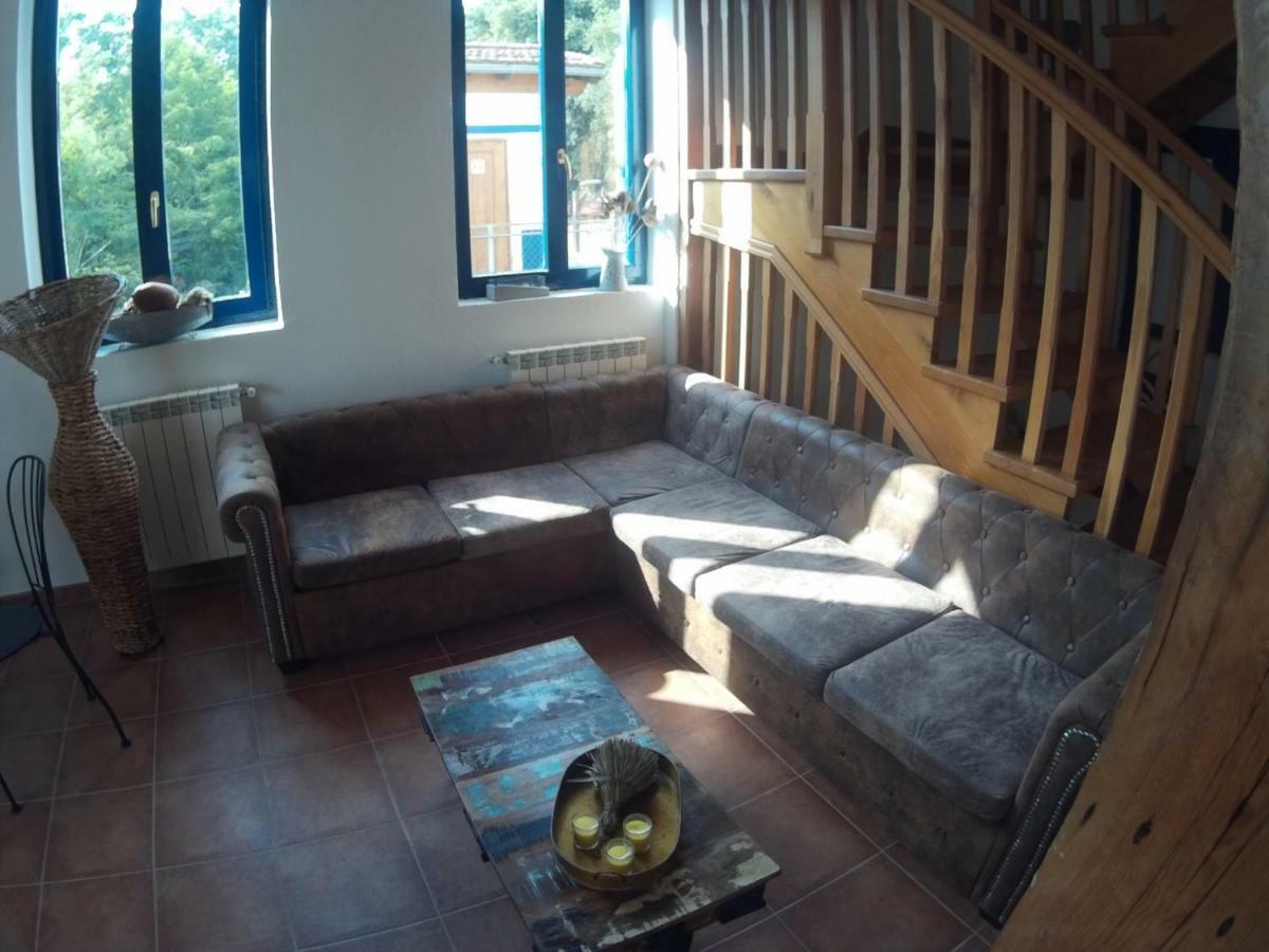 Castro Urdiales - La Vieja Estacion - Cerca De Bilbao Guest House Ngoại thất bức ảnh