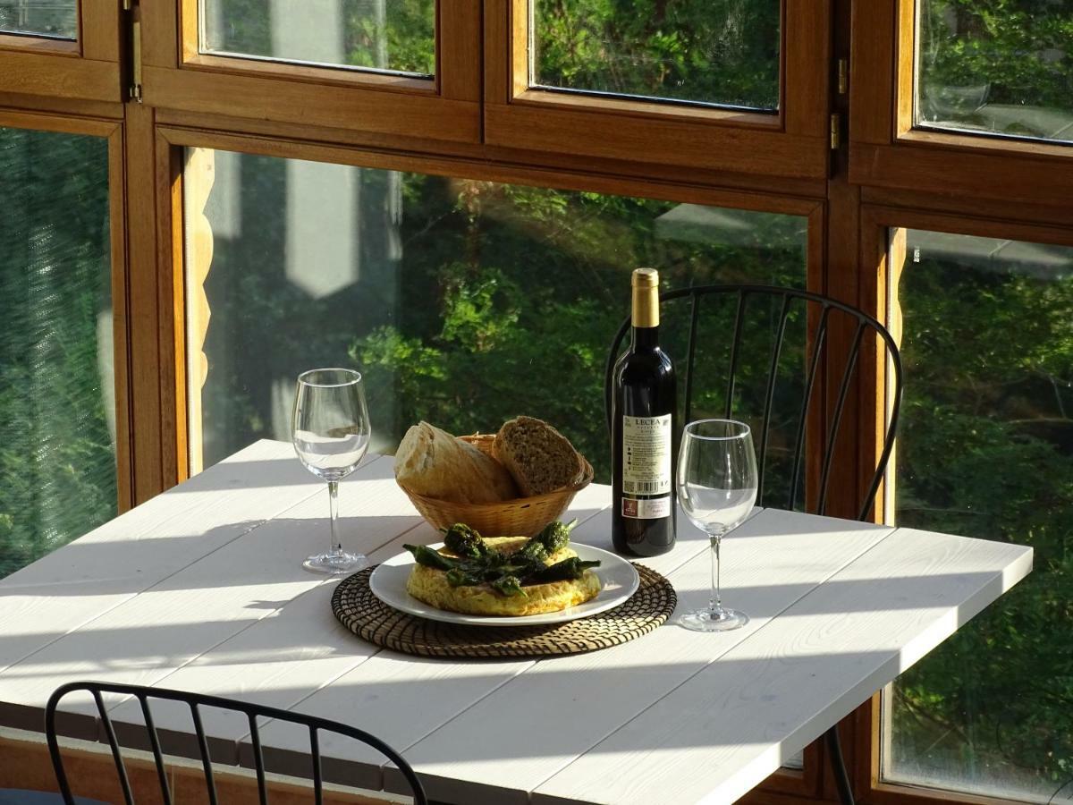 Castro Urdiales - La Vieja Estacion - Cerca De Bilbao Guest House Ngoại thất bức ảnh