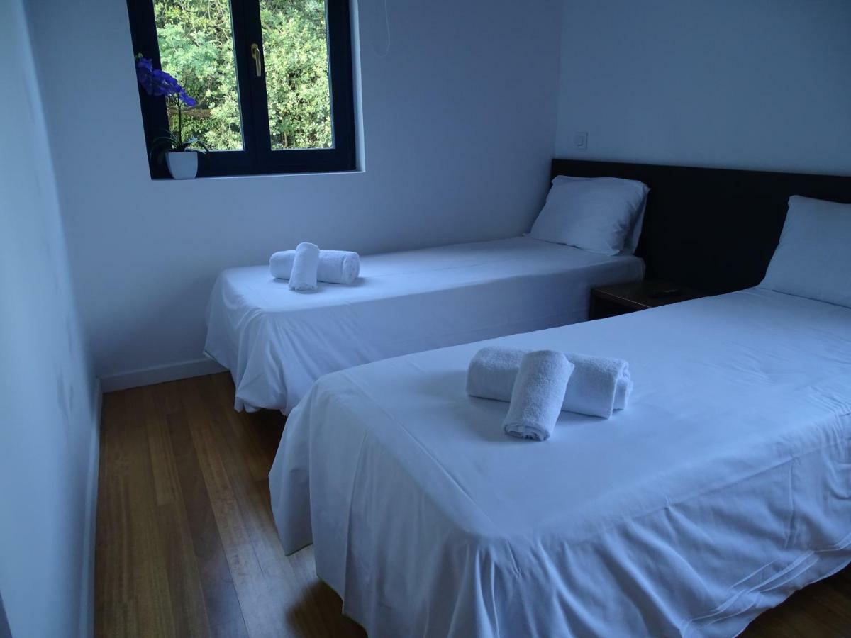 Castro Urdiales - La Vieja Estacion - Cerca De Bilbao Guest House Ngoại thất bức ảnh