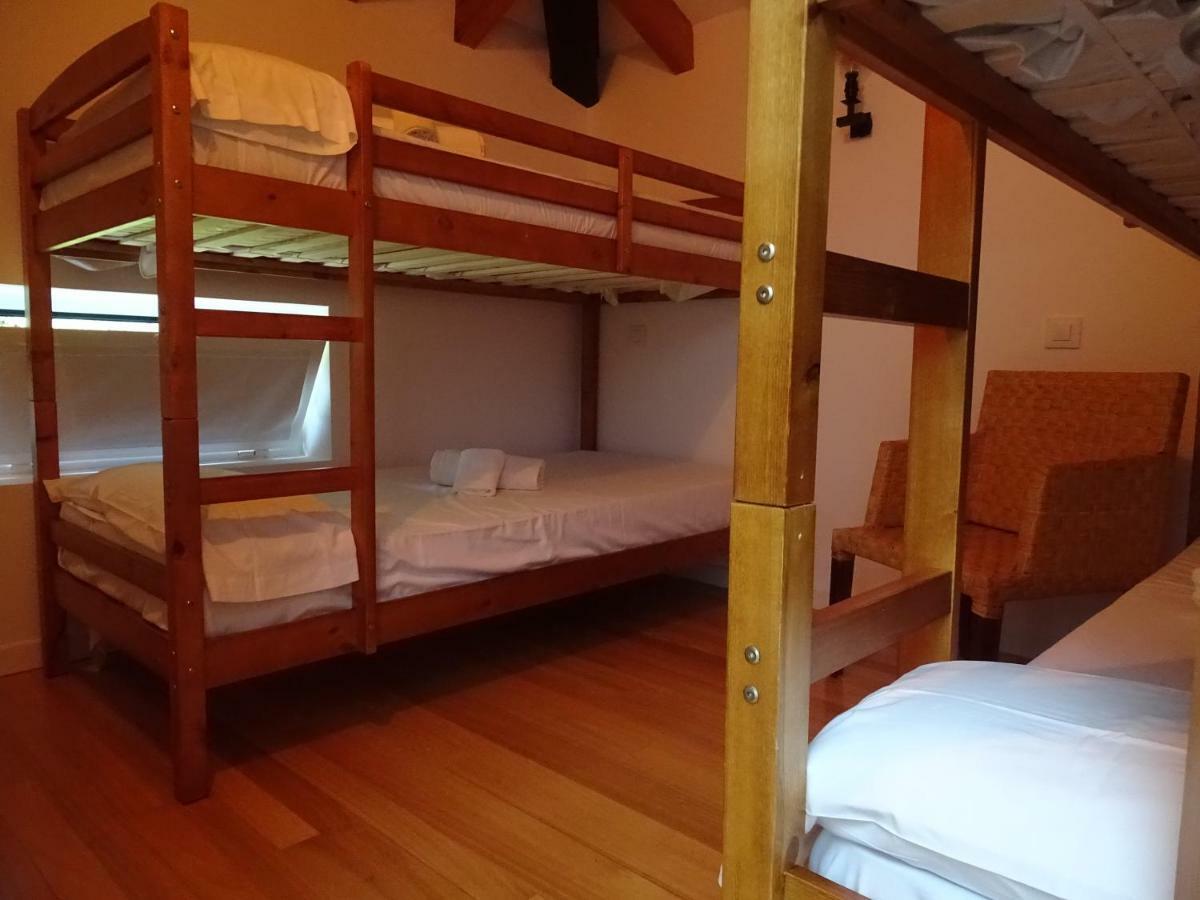 Castro Urdiales - La Vieja Estacion - Cerca De Bilbao Guest House Ngoại thất bức ảnh