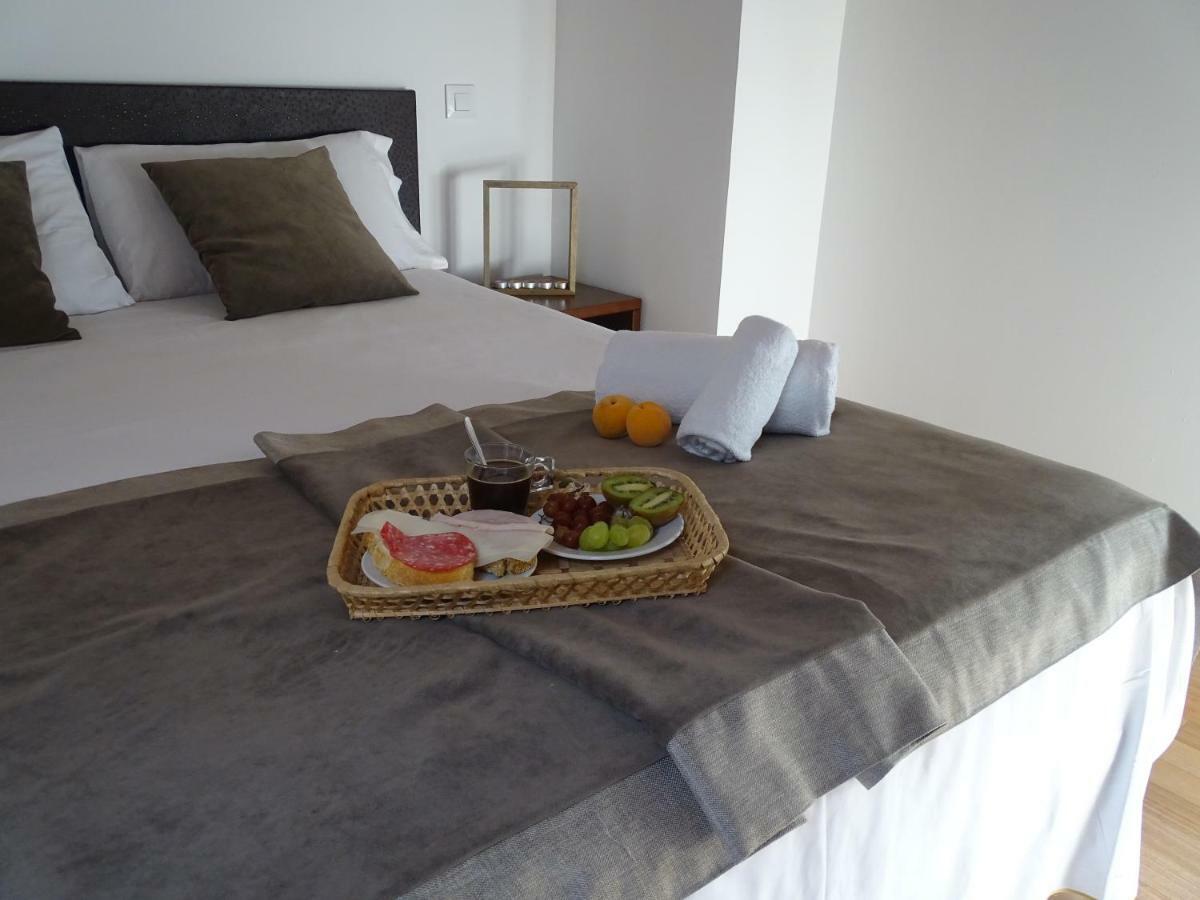 Castro Urdiales - La Vieja Estacion - Cerca De Bilbao Guest House Ngoại thất bức ảnh